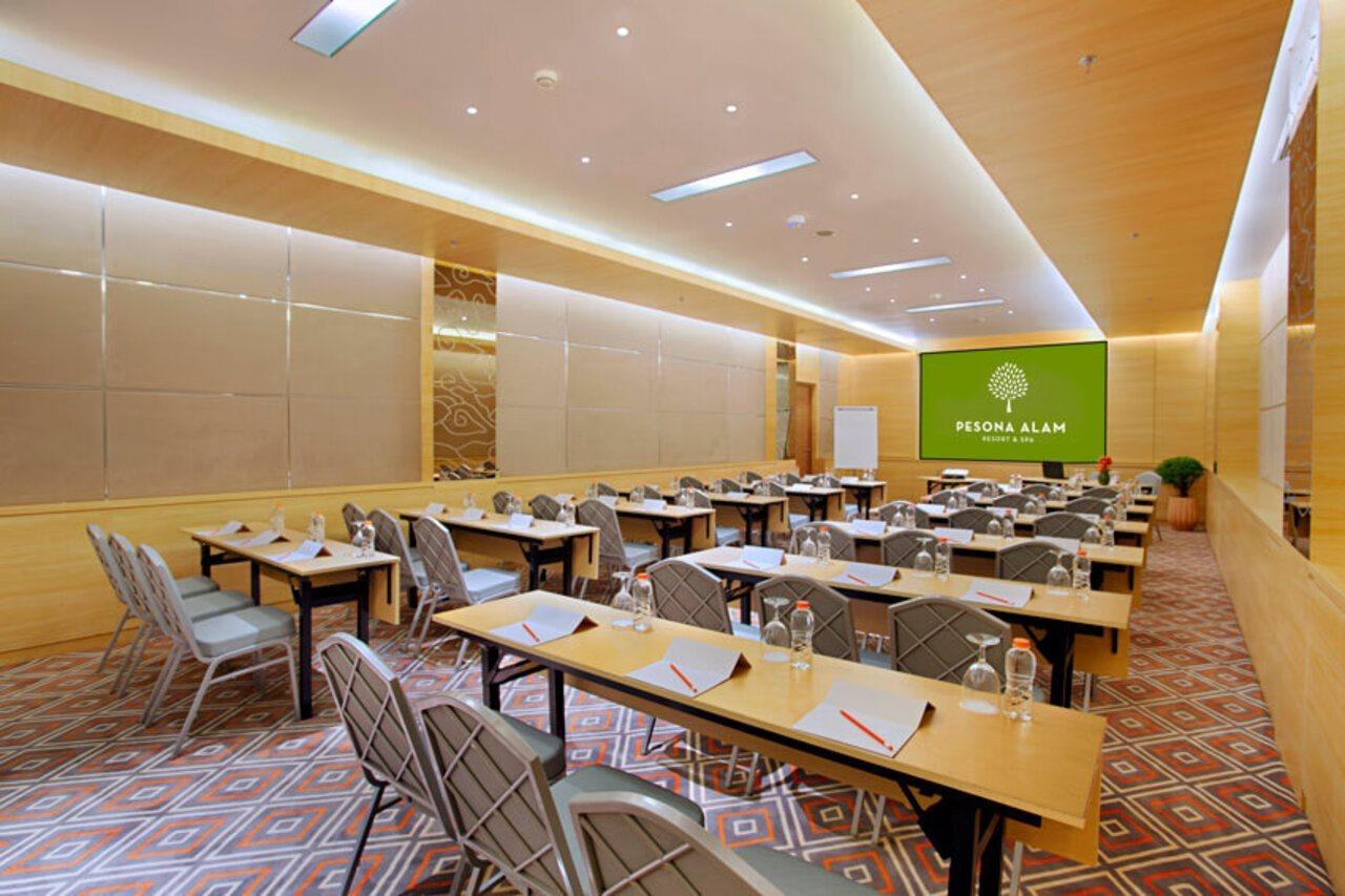 The Botanica Sanctuary Hotel ปุนจัก ภายนอก รูปภาพ Meeting room