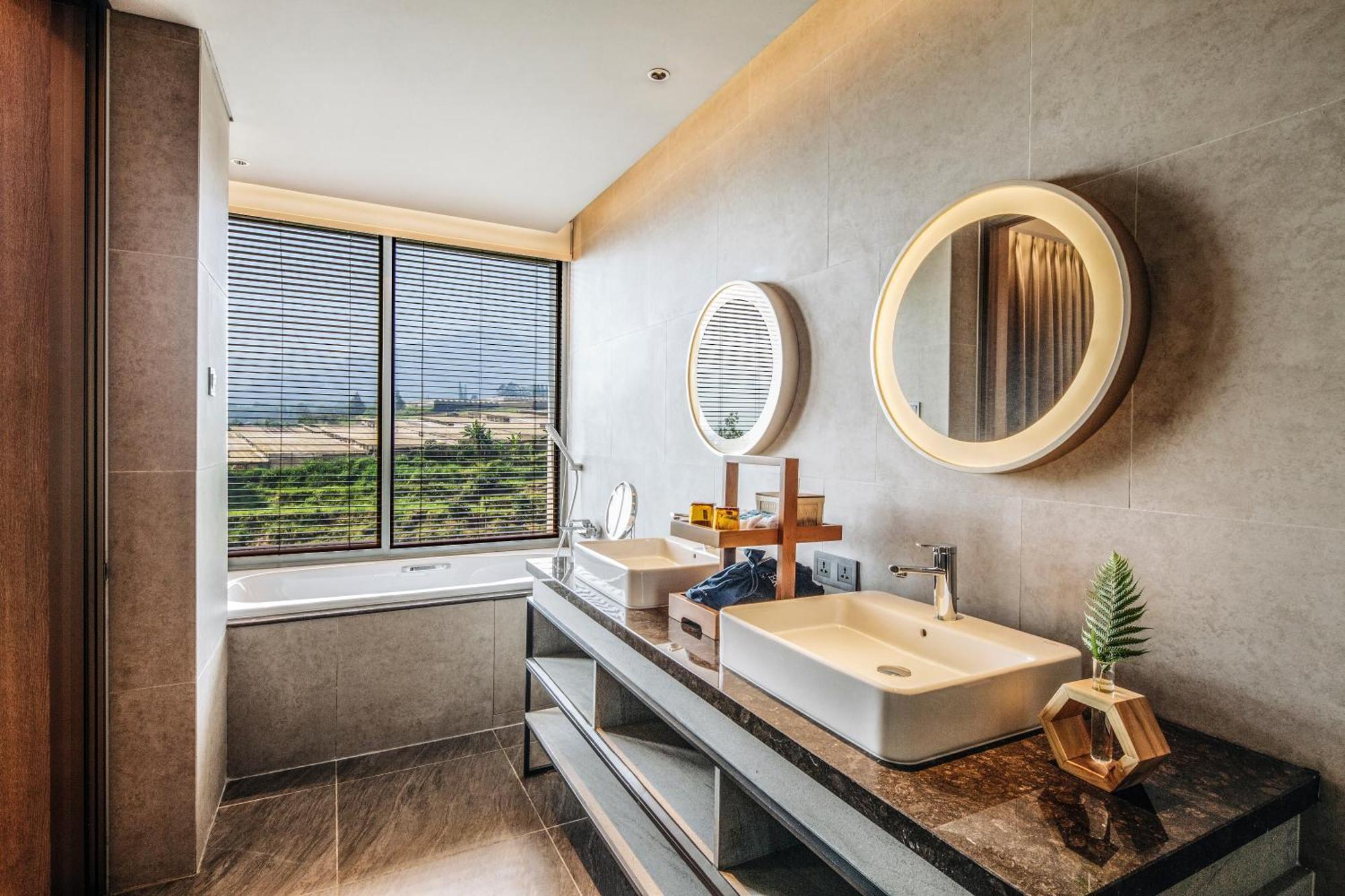 The Botanica Sanctuary Hotel ปุนจัก ห้อง รูปภาพ Bathroom